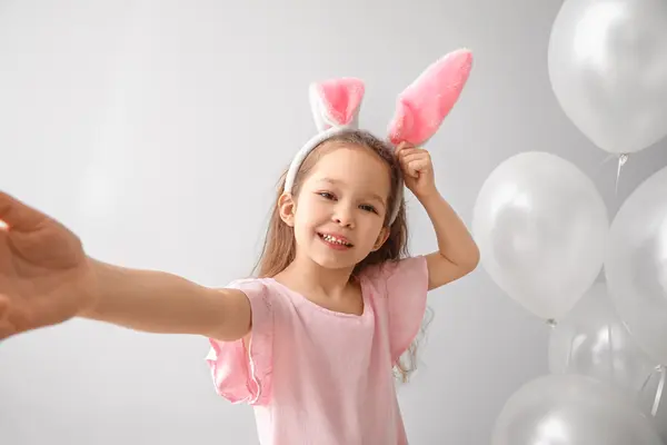 Who do vampire children take pictures with on Easter?