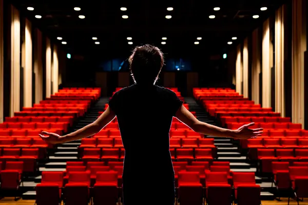 Where do actors go to pray?